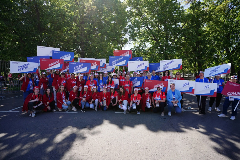 ГТОшники на параде. ГТОшники на параде.